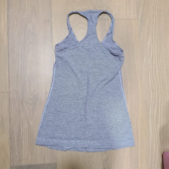 Lululemon striped tank size 4 - Picture 3 of 3